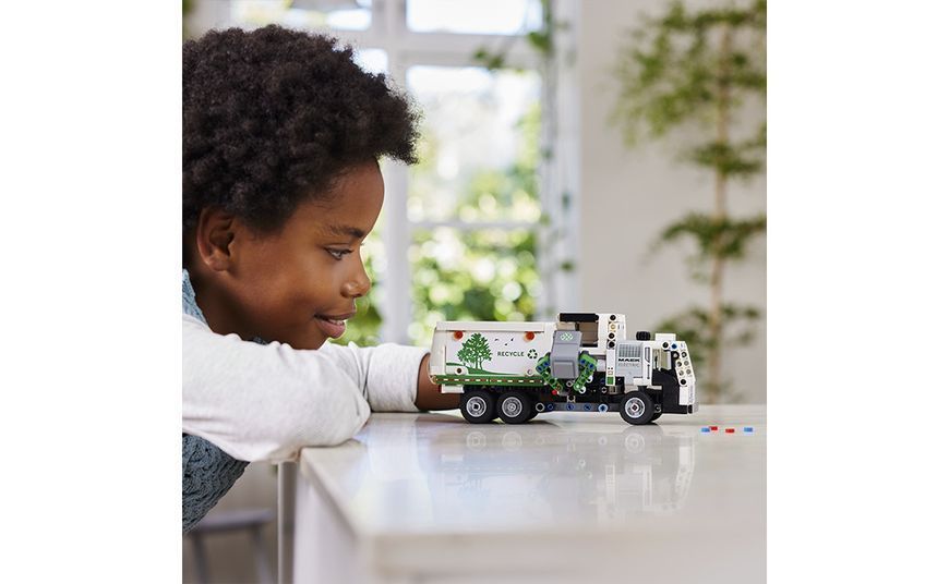 Конструктор LEGO Technic Сміттєвоз Mack LR Electric (42167) T2789K фото