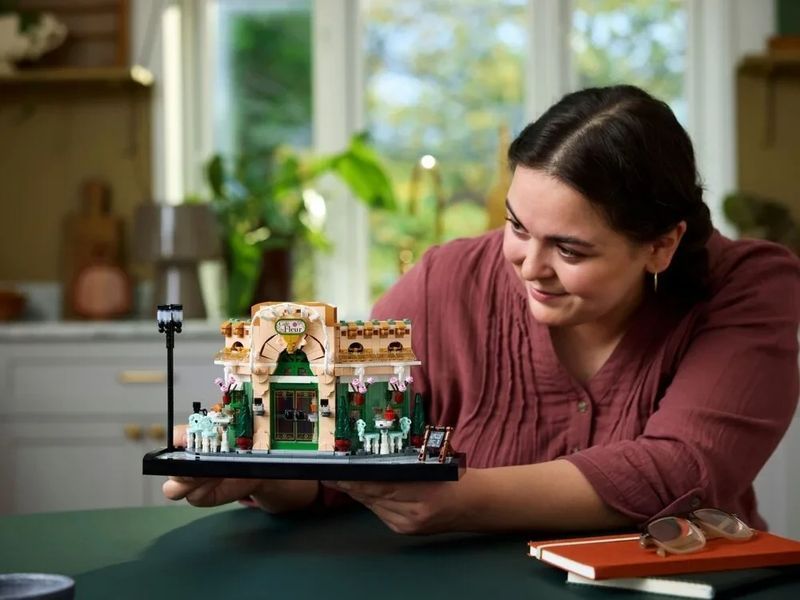 Конструктор LEGO Icons 10362 Французское кафе T6991K фото