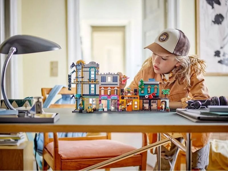 Конструктор LEGO Creator 3 в 1 Мейн-стріт (31141) T7932K фото