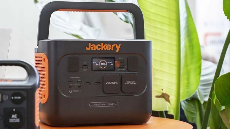 Jackery EXPLORER 1000 PRO Портативна зарядна станція 1000 Вт T0420K фото
