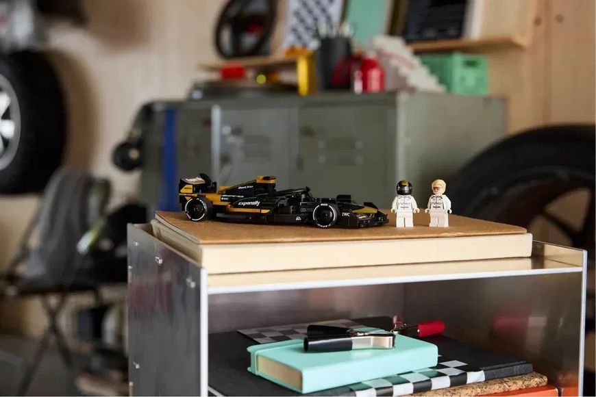 Конструктор LEGO Speed Champions (77252) APXGP Team Race Car T2377K фото