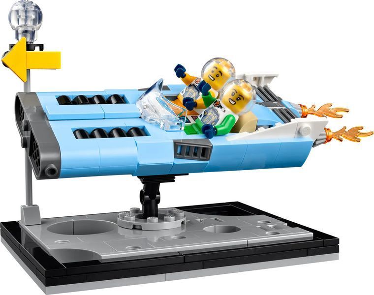 Конструктор LEGO Insiders 40789 Flying Moon Car T9186K фото