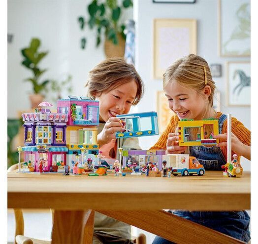 Конструктор LEGO Friends Великий будинок на головній вулиці (41704) T2850 фото