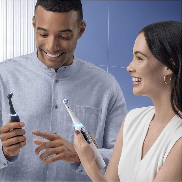 Набор электрических зубных щеток Oral-B iO 8 Black & Purple T3948K фото