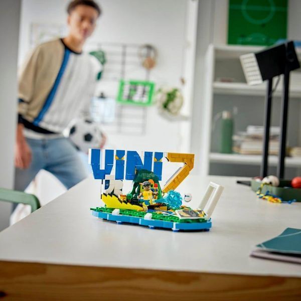 Конструктор LEGO Editions 43027 Vini Jr. - Football Highlights T5426K фото