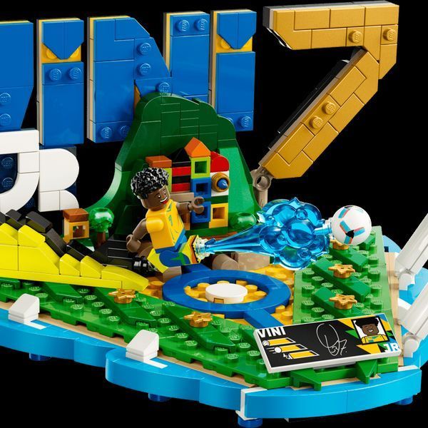 Конструктор LEGO Editions 43027 Vini Jr. - Football Highlights T5426K фото