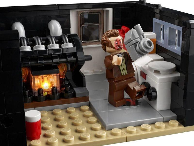 Конструктор LEGO Ideas Один вдома (21330) T2024 фото